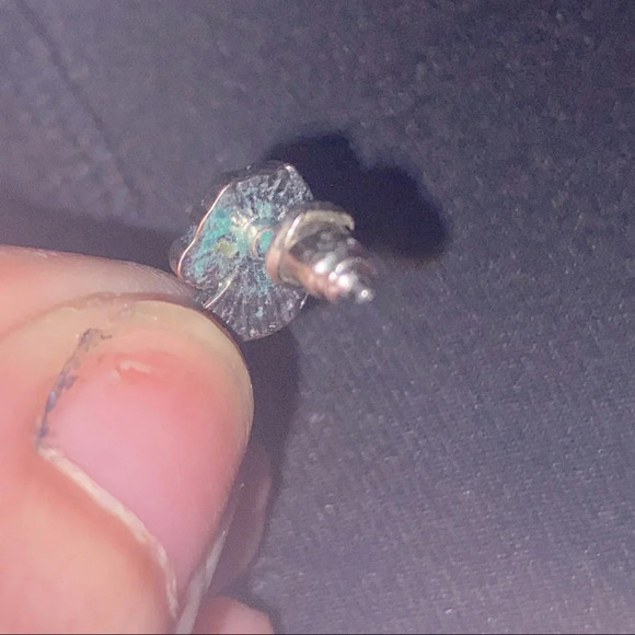 Unicorn Stud Earring 🐼🐼🐼 - Picture 3 of 3